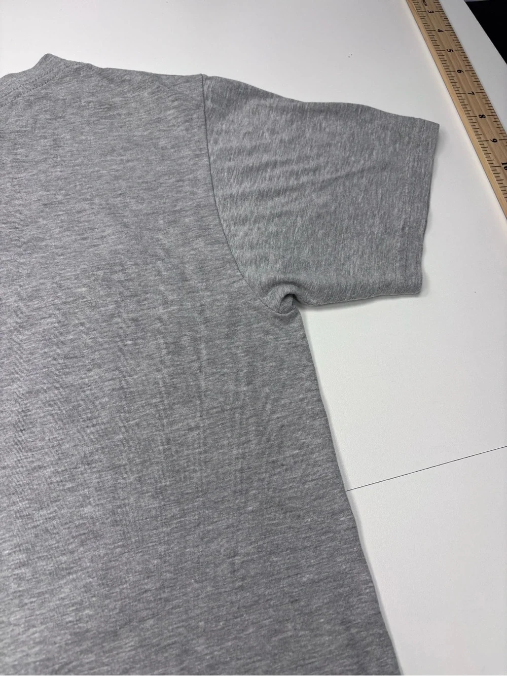 Official Minecraft Gray Graphic Kids T-Shirt EUC Youth Size XL Unisex Casual